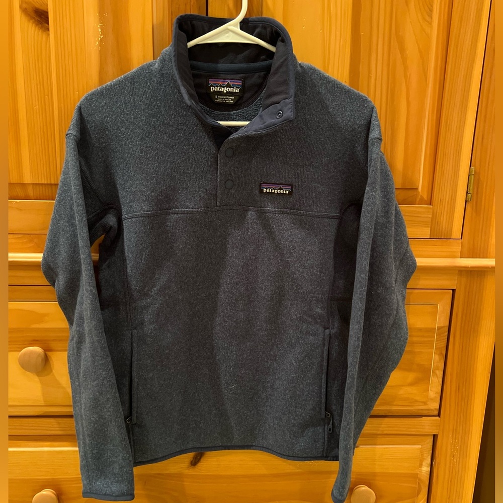 Like new women's Patagonia Lightweight Pullover size S, blue/grey color